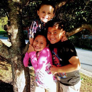 Meet your Posher, Yoalis